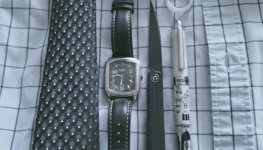 Dress-up with my decades old Mossimo, Civivi Clavi and Disneyland Pen