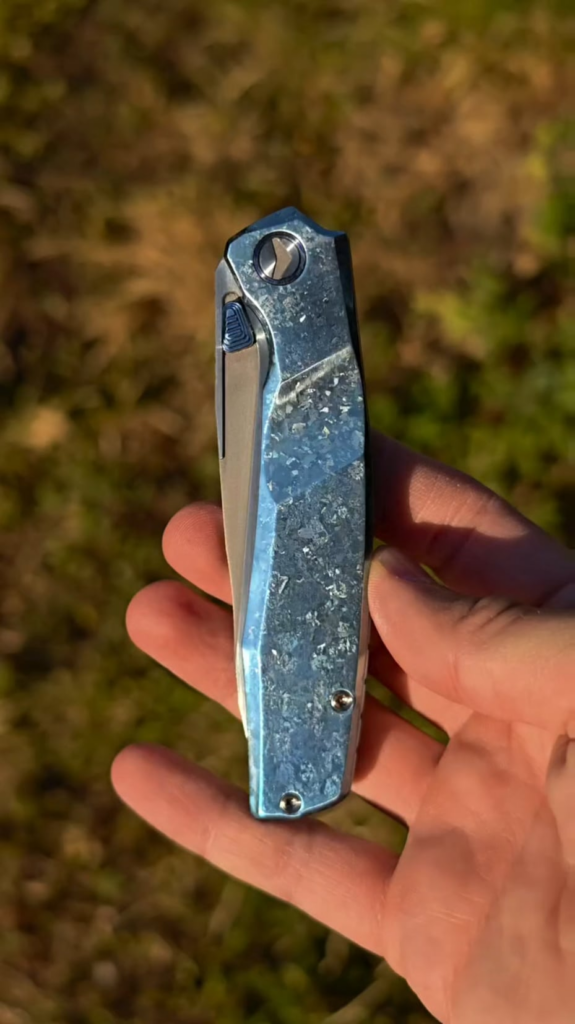 #nkd with a spectacular crystalized titanium ❄️ by ferramonsterknives_usa, the Astrome