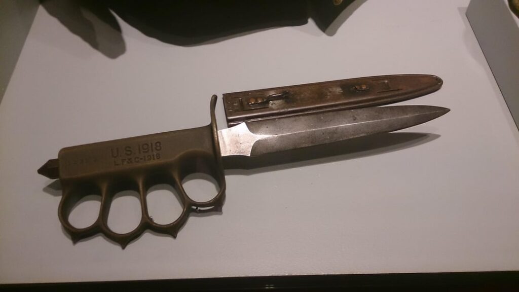 US Army trench knife