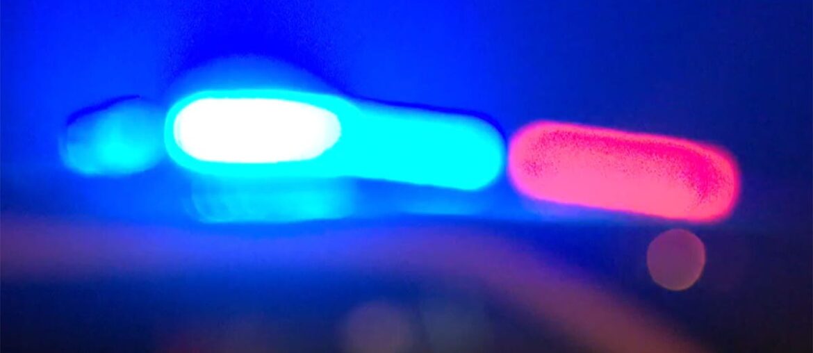 Red light crash in Snellville leaves 1 dead, 1 hospitalized