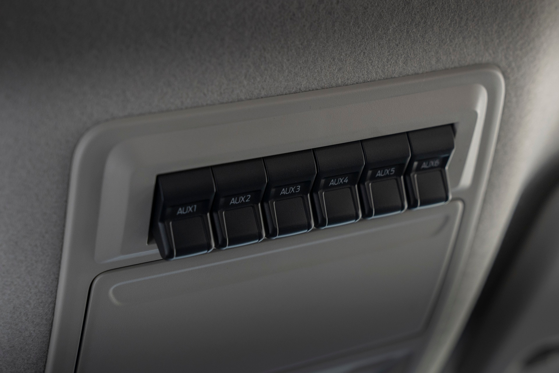 Auxiliary switches in roof of Ranger Super Duty