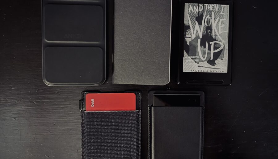 Apparently I’m obsessed with carrying black things in this form factor