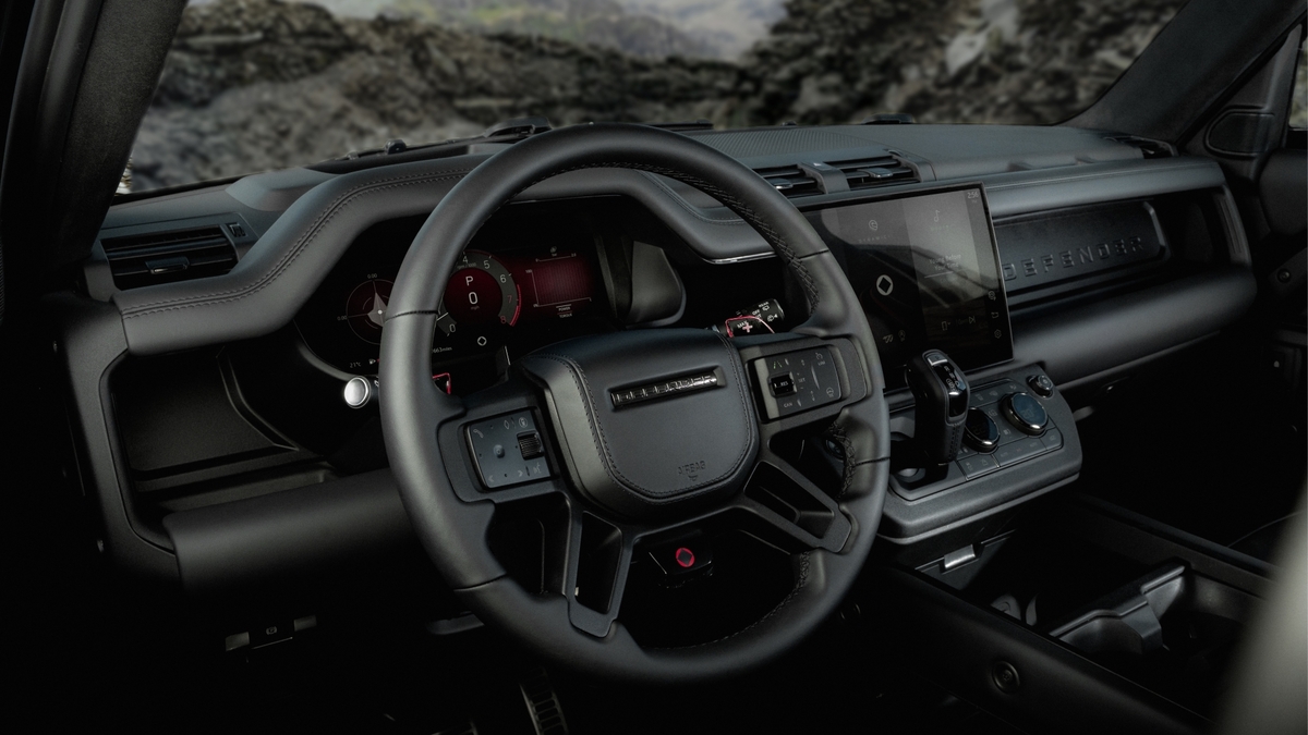 [Defender OCTA Black. Land Rover - Seoul Economic Daily Finance News from South Korea