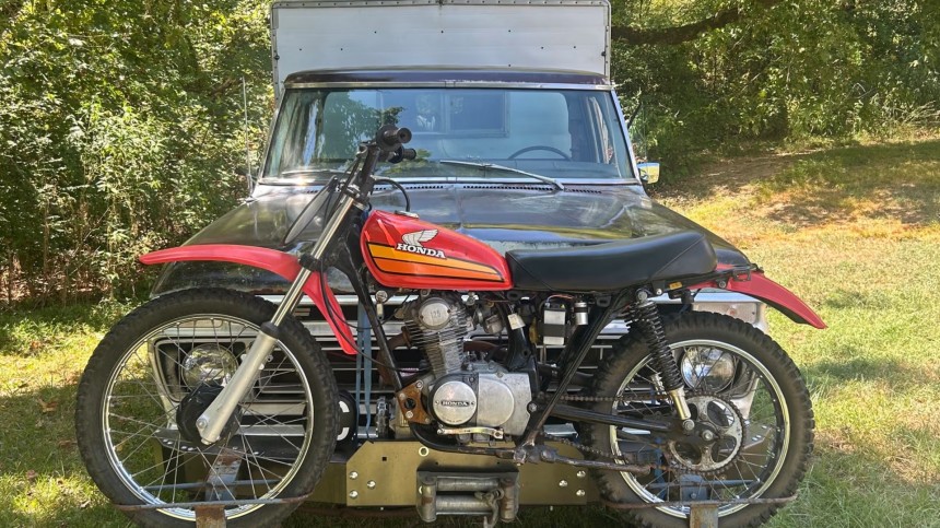 1976 Ford F\-250 Highboy pickup truck camper